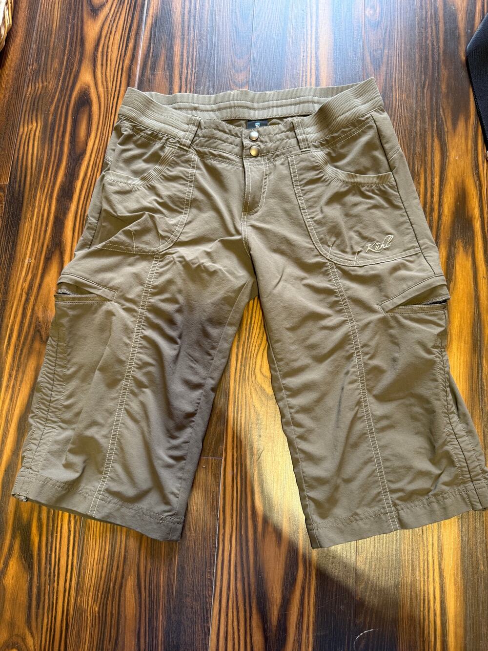 Kuhl Women’s 16” Cargo Style Bermuda Shorts Size 8